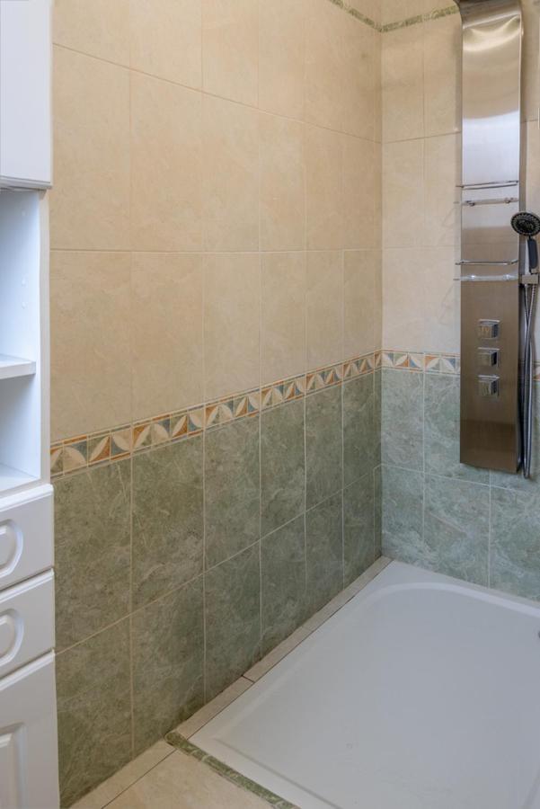 Chambres D Hotes Les Papillons Evron ภายนอก รูปภาพ